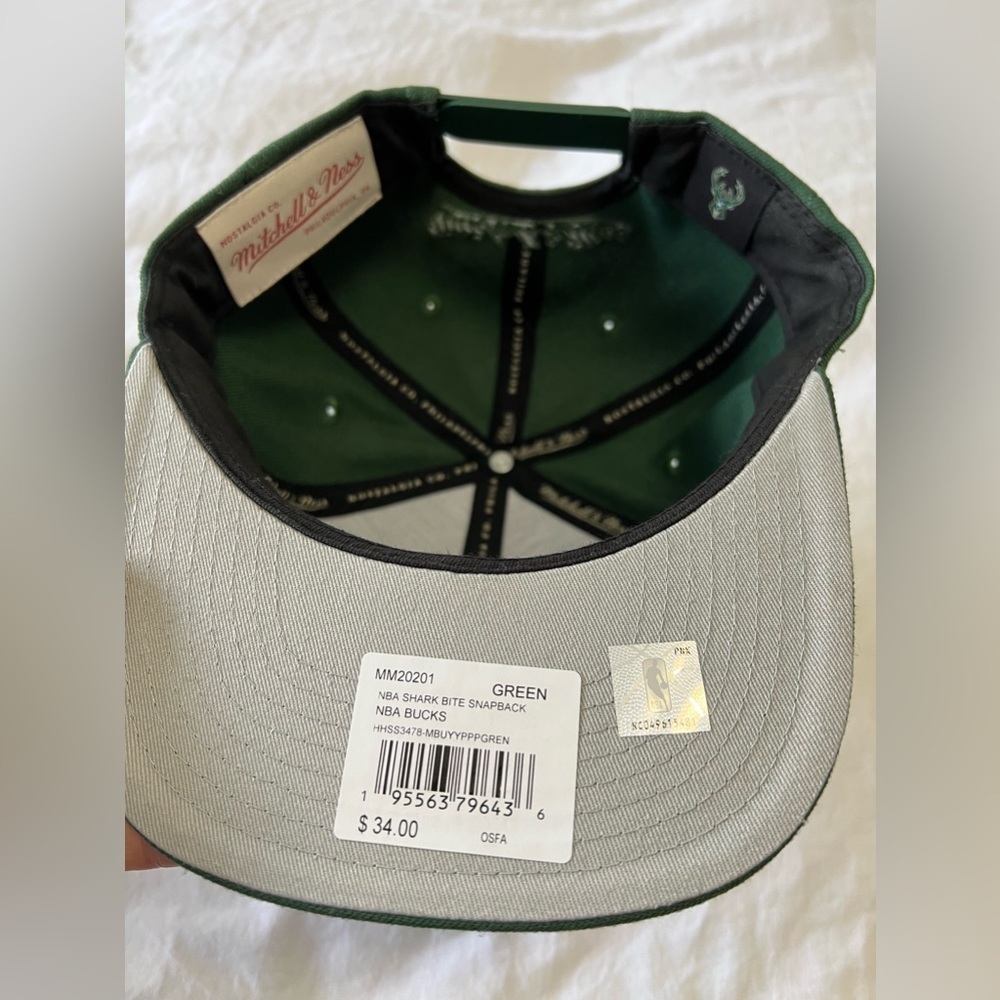 Mitchell & Ness Milwaukee Bucks Shark Bite NBA Snapback Adjustable Hat Cap - Picture 5 of 5